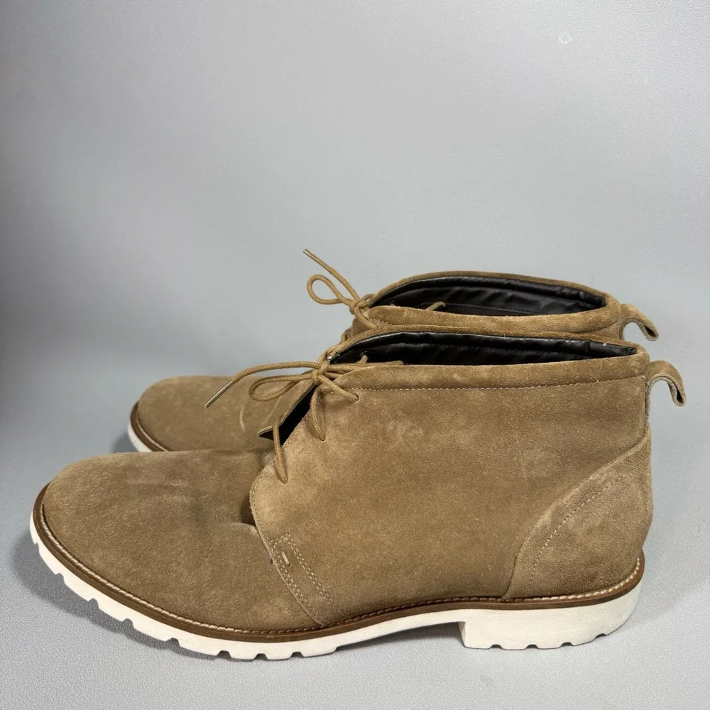 ROCKPORT Charson Beige Suede Chukka Boots
